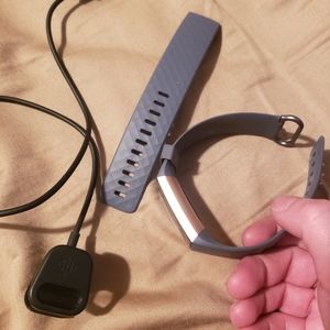 Fitbit Charge 3 & extra band & charger